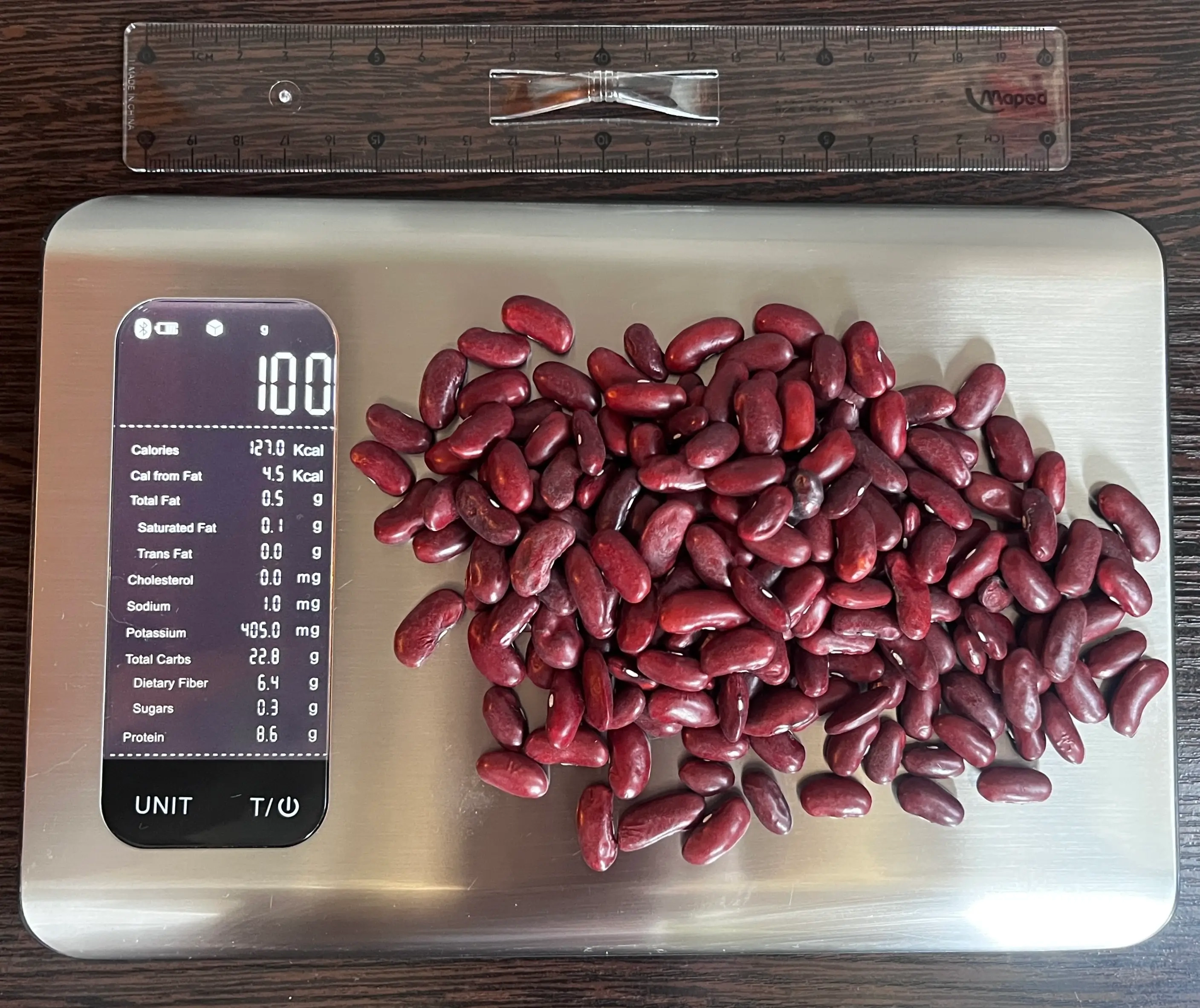 127 Calories or 100 Grams of Kidney Beans on scale