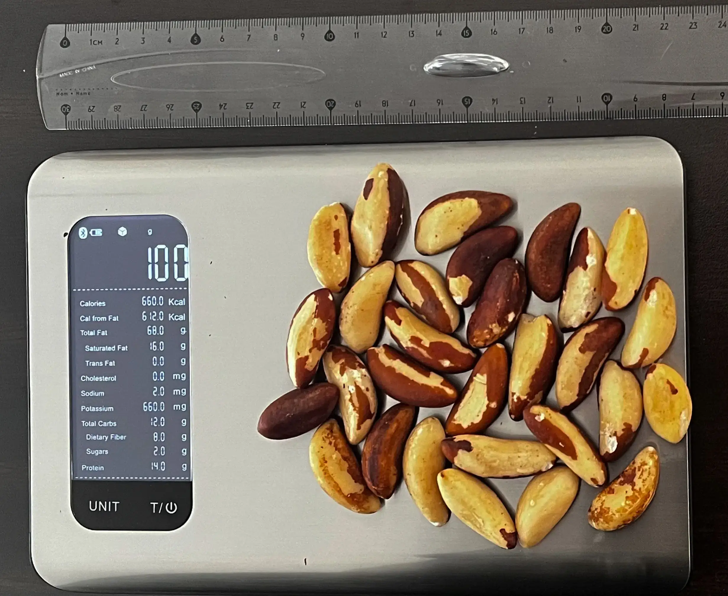 659 Calories or 100 Grams of Brazil Nuts