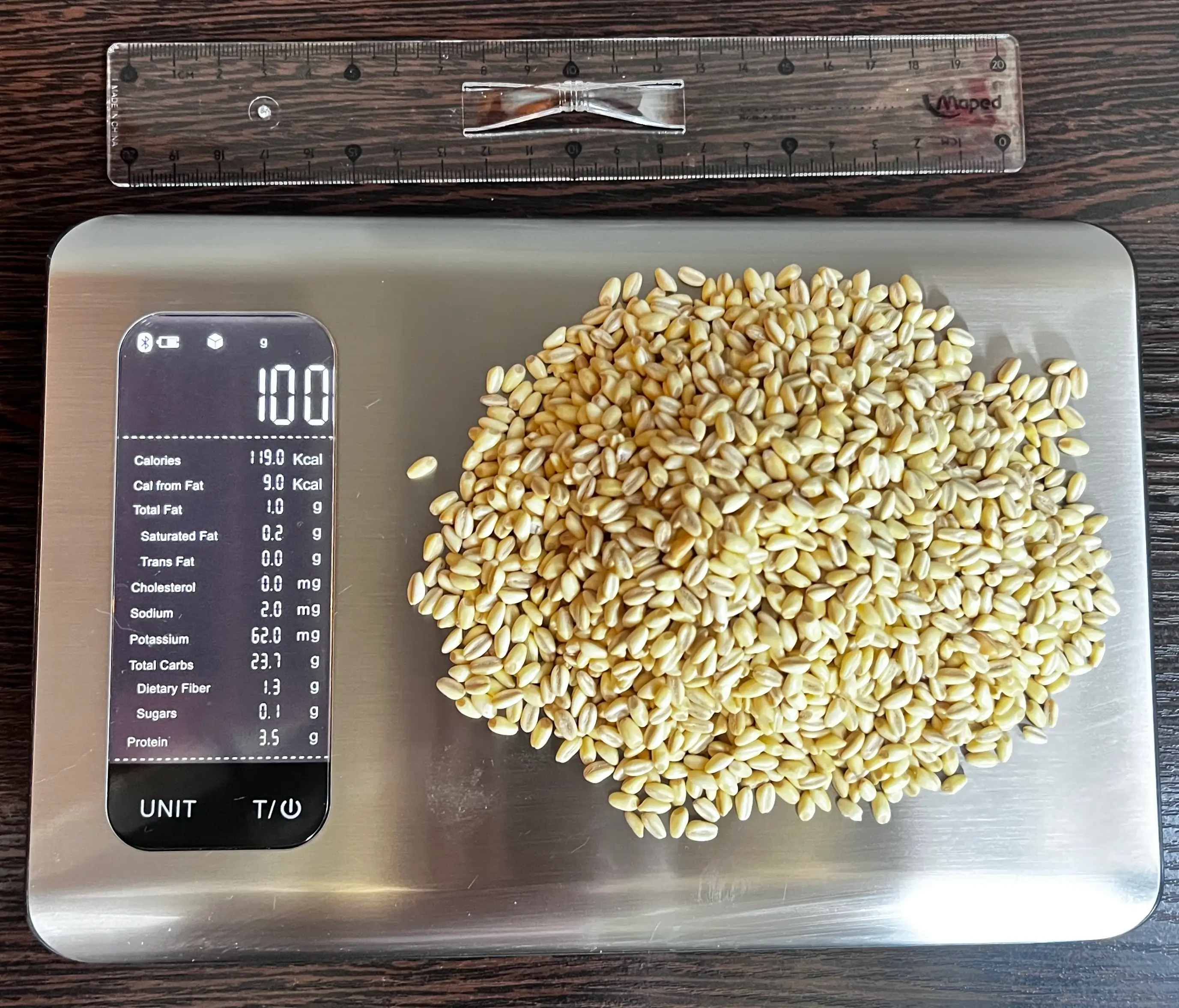 119 Calories or 100 Grams of Millet on scale