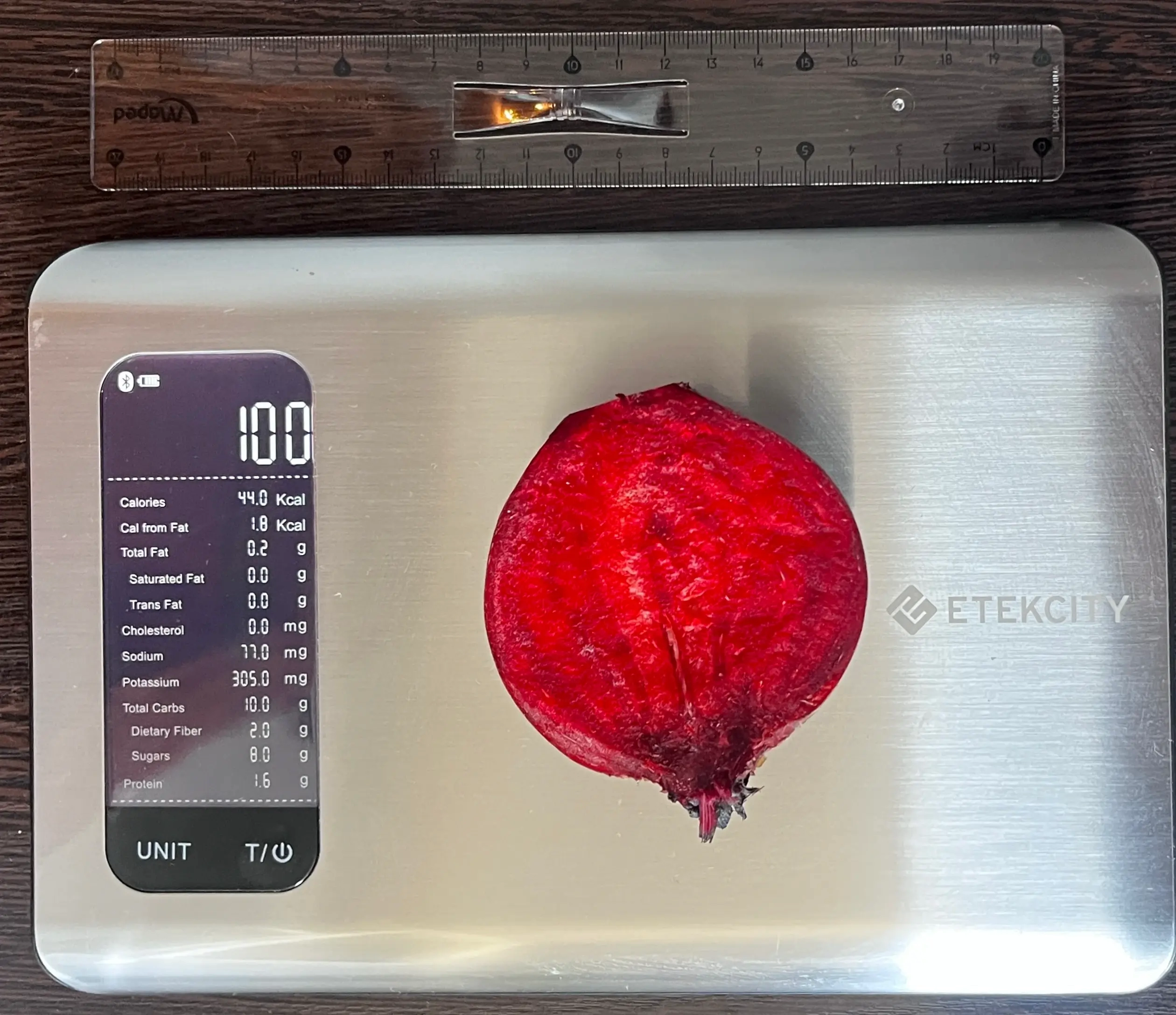44 Calories or 100 Grams of Beetroot on scale
